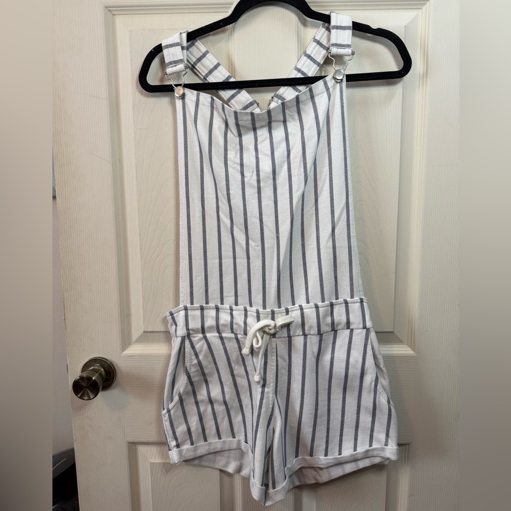Ocean Drive White & Blue Striped Overall Shorts - Size Large